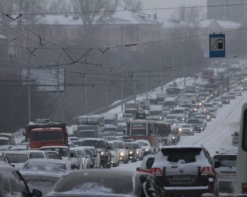 Движение в Санкт-Петербурге парализовано 10-балльными пробками