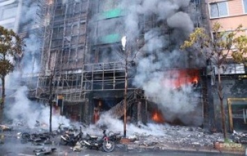 В столице Вьетнама сгорел караоке-бар: 13 погибших