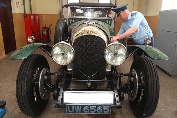 Таможенники конфисковали контрабандный Bentley 1927 года!
