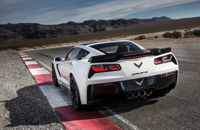 Новый Chevy Corvette Z06 обошел на Ринге Nissan GT-R Nismo?