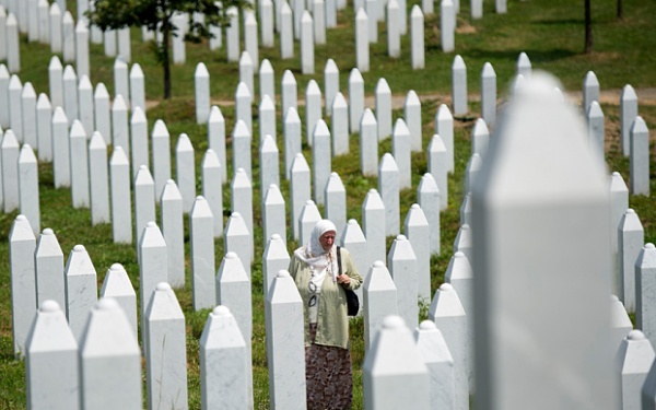 Британия осудила Россию за отказ признать геноцид в Сребренице