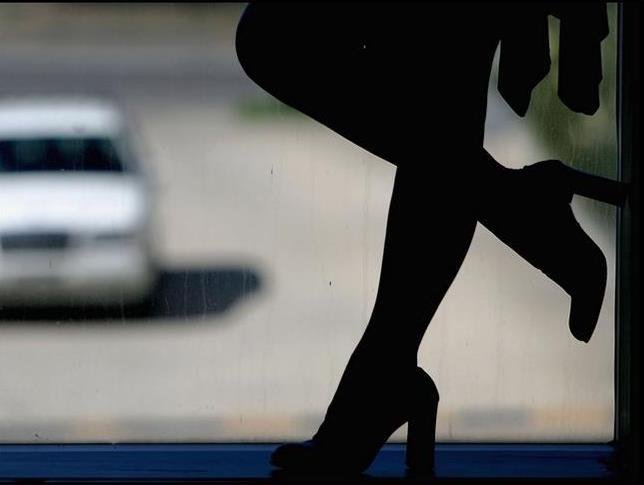 Жительница Якутии вовлекла двух школьниц в занятие проституцией