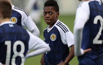 13-летний вундеркинд дебютировал за молодежную сборную Шотландии