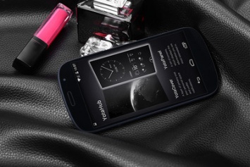 Yotaphone 2 - 4G-смартфон с задним E-Ink экраном