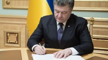 Порошенко ужесточил правила теле-радиовещания