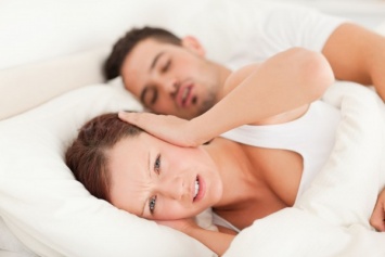 Ученые определили, что храп является главной причиной раздельного сна супругов