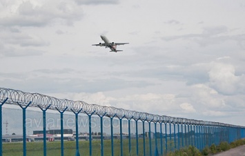 МАУ и Atlasjet Ukraine вывели из флота по одному самолету