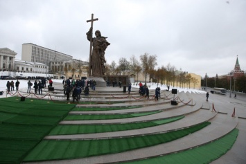 В России памятник Владимиру в Москве назвали "монументом эпохи позорной войны против Украины"