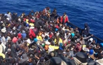 В Германии предлагают разворачивать лодки с мигрантами обратно в Африку