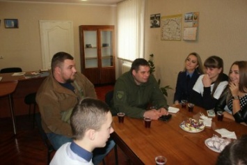 Начальник Добропольской полиции пригласил к себе на чаепитие участников «Лиги будущих полицейских»