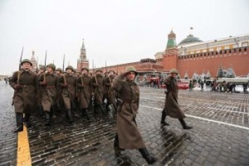 В память о 1941. В Москве прошел парад-реконструкция