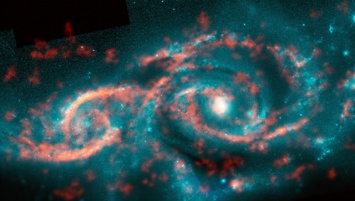 Космический шторм превратил далекую галактику в пару глаз