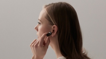 В России стартуют продажи «умной» беспроводной гарнитуры Sony Xperia Ear