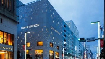 В Токио Louis Vuitton открыл бутик с футуристическим дизайном