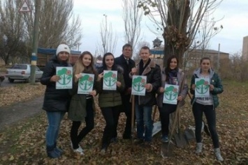 В Бердянске поддержали акцию «Дерево Мира»