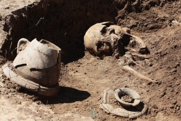 Археологи в Казахстане обнаружили останки древнего человека
