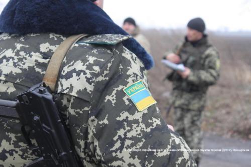На Луганщине ранены милиционер и украинский военный