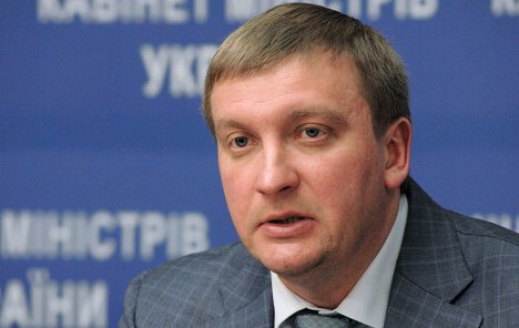 Петренко пообещал с 13 июля запустить реестр коррупционеров