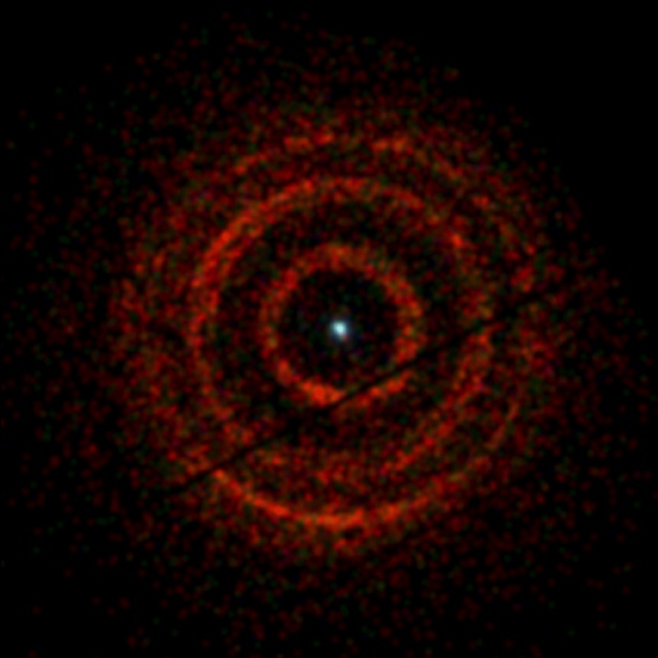 Телескоп NASA снял рентгеновские кольца излучения от самой близкой к Земле черной дыры