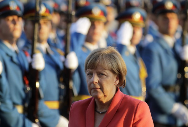 Противостояние с Россией: Меркель обещает Сербии и Албании членство в ЕС