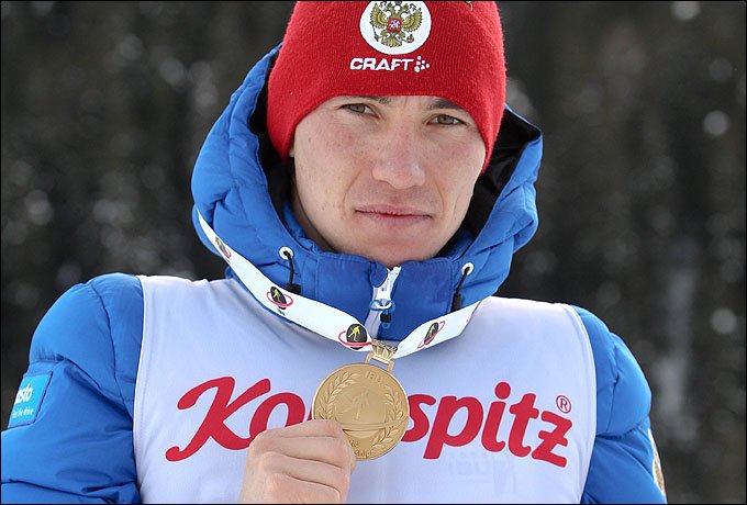 Российского биатлониста Александра Логинова дисквалифицировали на 2 года