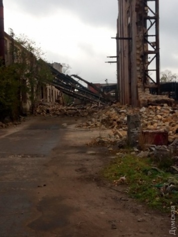 Обрушение на одесском «Краяне»: повреждены два здания, одно можно восстановить