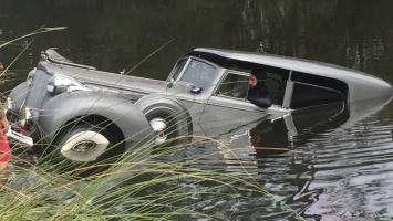 Раритетный Packard 1938 года в единственном экземпляре утопили в озере