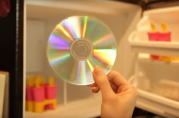Что произойдет, если положить CD-диски в кипящую воду?