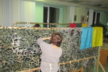 Волонтерам Славянска срочно нужна белая и темная ткань для производства зимних маскировочных сетей для АТО