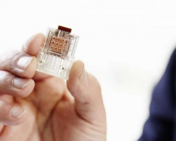 Медики создали уникальный ВИЧ-тест на USB-накопителе