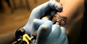 В Новокузнецке водитель ППС оштрафовал тату-мастера и продал конфискованное обородувание