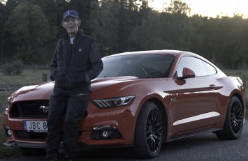 До глубины души: 97-летний дедушка купил Ford Mustang