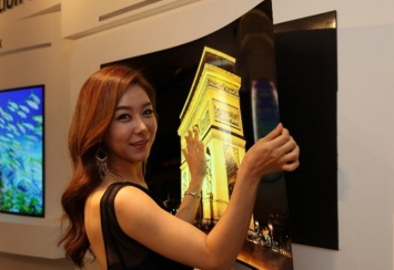 В 2017 году появится сверхтонкий телевизор LG Wallpaper OLED TV