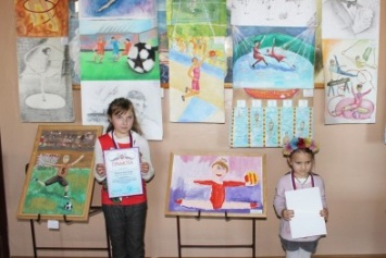 "Легенды спорта Донетчины": в Макеевке открылась выставка художественных работ