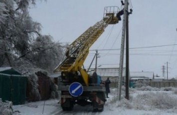 Из-за непогоды в Украине обесточена почти тысяча населенных пунктов