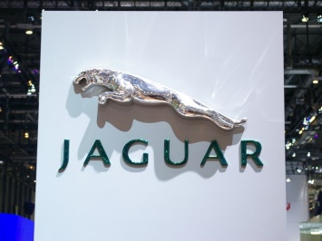 Jaguar анонсировал появление своего первого электрокроссовера