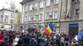 В Молдове собрался многотысячный протест противников Игоря Додона (фото)