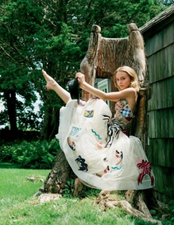 Лили Роуз Депп в фотосессии для Vogue UK
