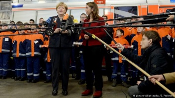 Меркель выступила за открытую и человечную Германию