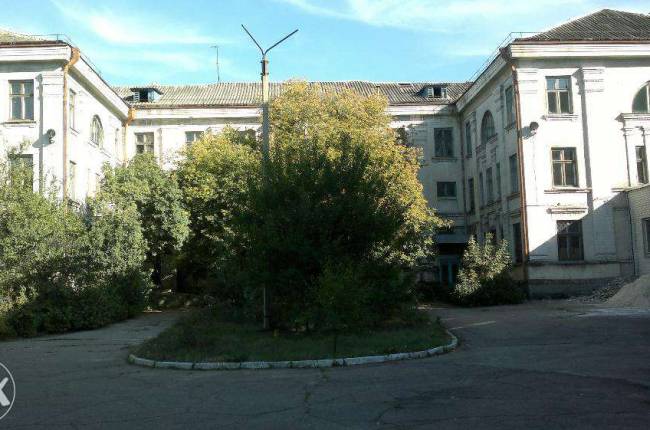 Больница в поселке Южный города Рубежное выставлена на продажу