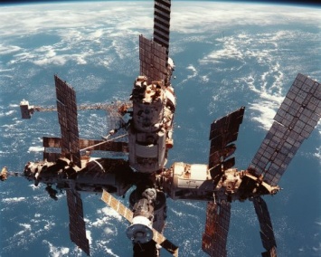 Россия и США обсуждают возможность создания двух станций на орбите Луны