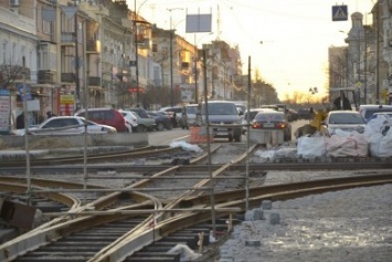 Новая ржавая Тираспольская площадь в Одессе готова наполовину (ФОТО)