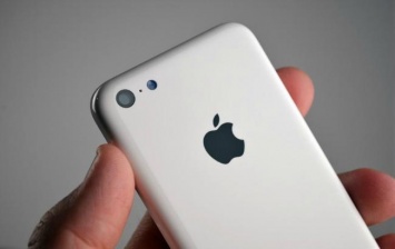 Apple изучает возможность переноса производства iPhone в США