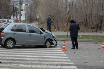 В Запорожье мужчина поломал конечности в ДТП с маршурткой