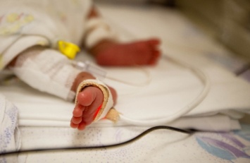 В Баку пять новорожденных младенцев от одной матери скончались