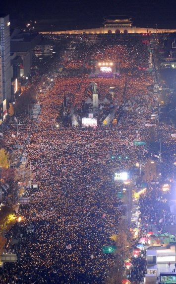 В Южной Корее на Майдан вышли сотни тысяч человек