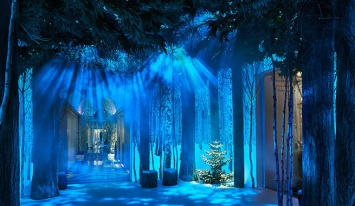 Джонатан Айв разработал дизайн новогодней елки для британского отеля Claridges [фото]