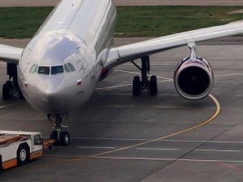 В Москве задержали пассажира, которые угрожал взорвать самолет в Дубай и рвался к пилотам