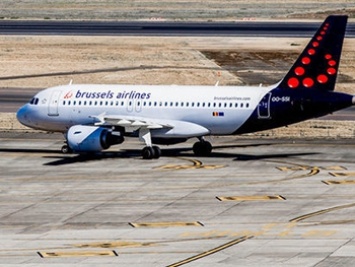 С самолета "Брюссельских авиалиний" сняли 41 пассажира, устроивших пьяный дебош