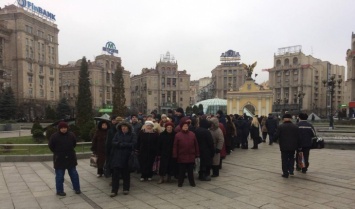 Крещатик перекрыто, к Нацбанку идет "митинг"